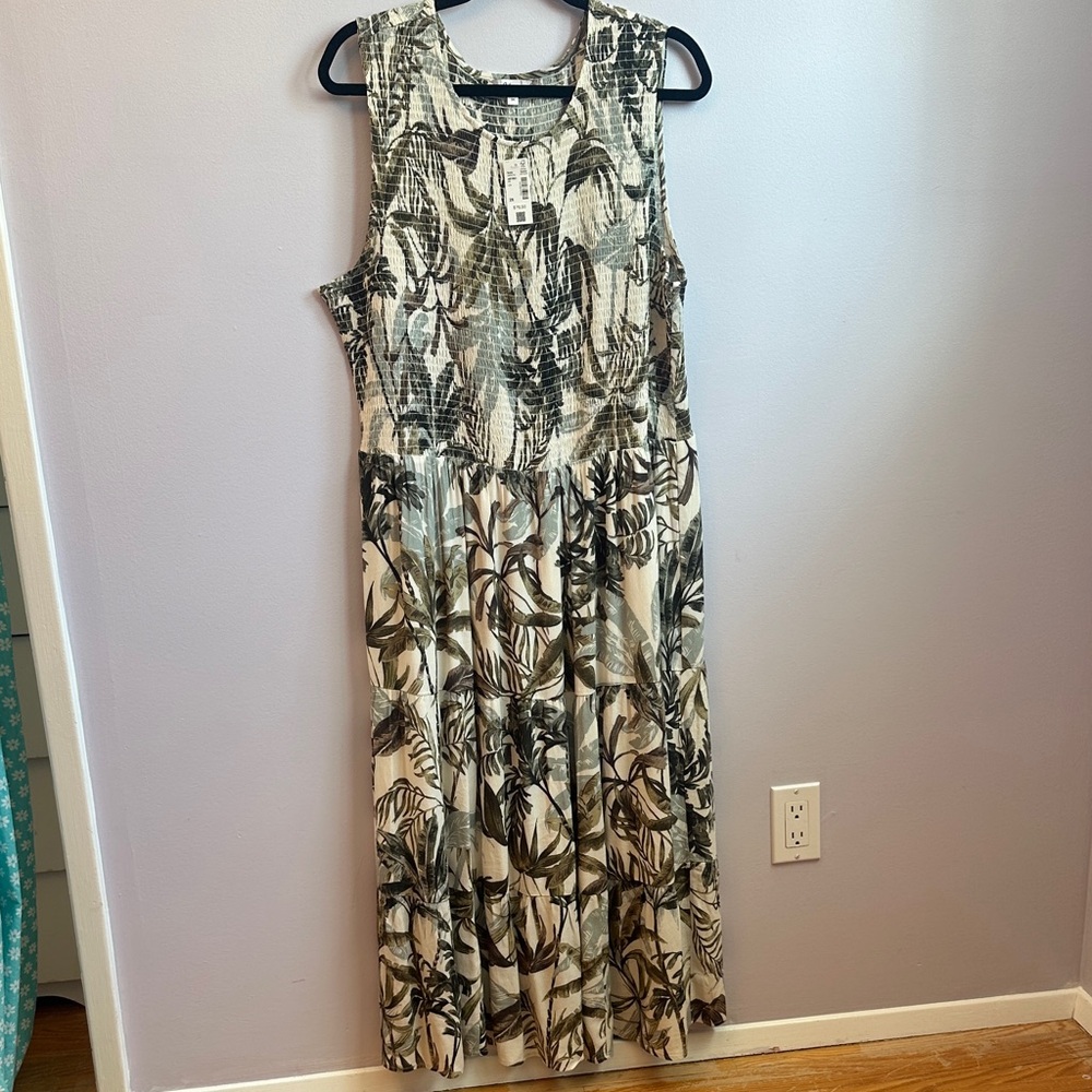 NWT Reitmans Tropical Print lined Dress